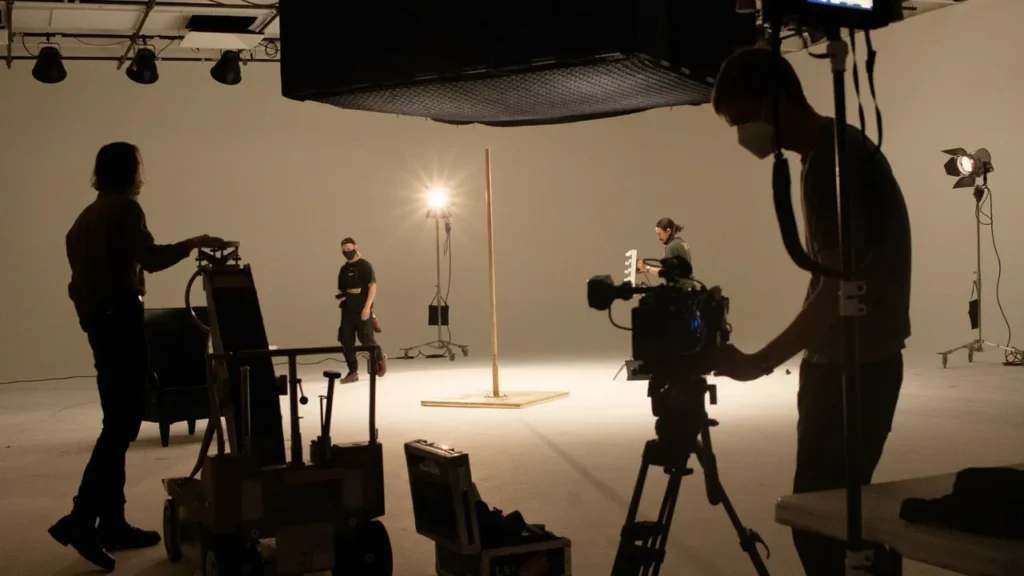 Film Production Techniques: A Comprehensive Guide to Modern Filmmaking